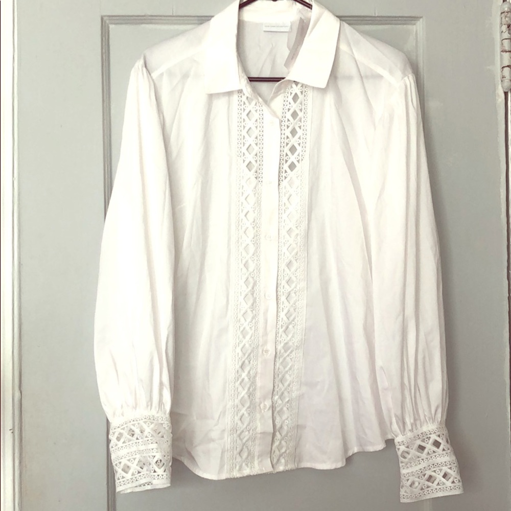 🔥NWT Puff sleeve embroidered button down shirt